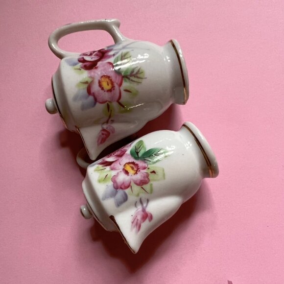 Vintage Mini Teapot Shaped Salt & Pepper Shakers - Picture 12 of 12